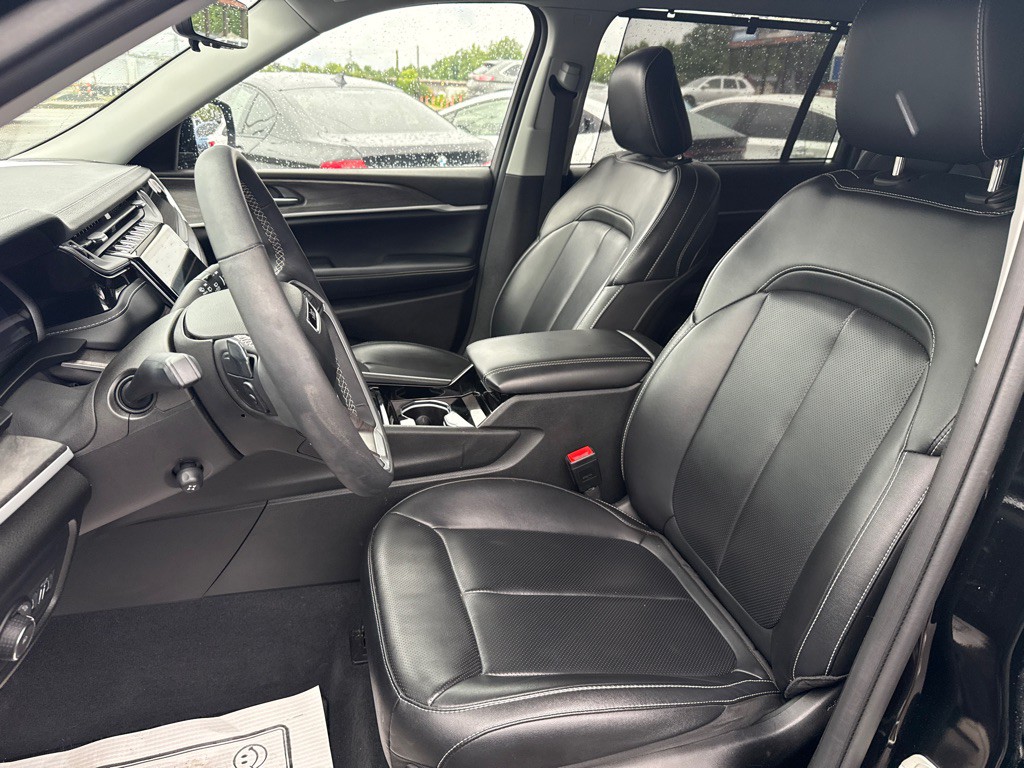 2023 Jeep Grand Cherokee Image 11