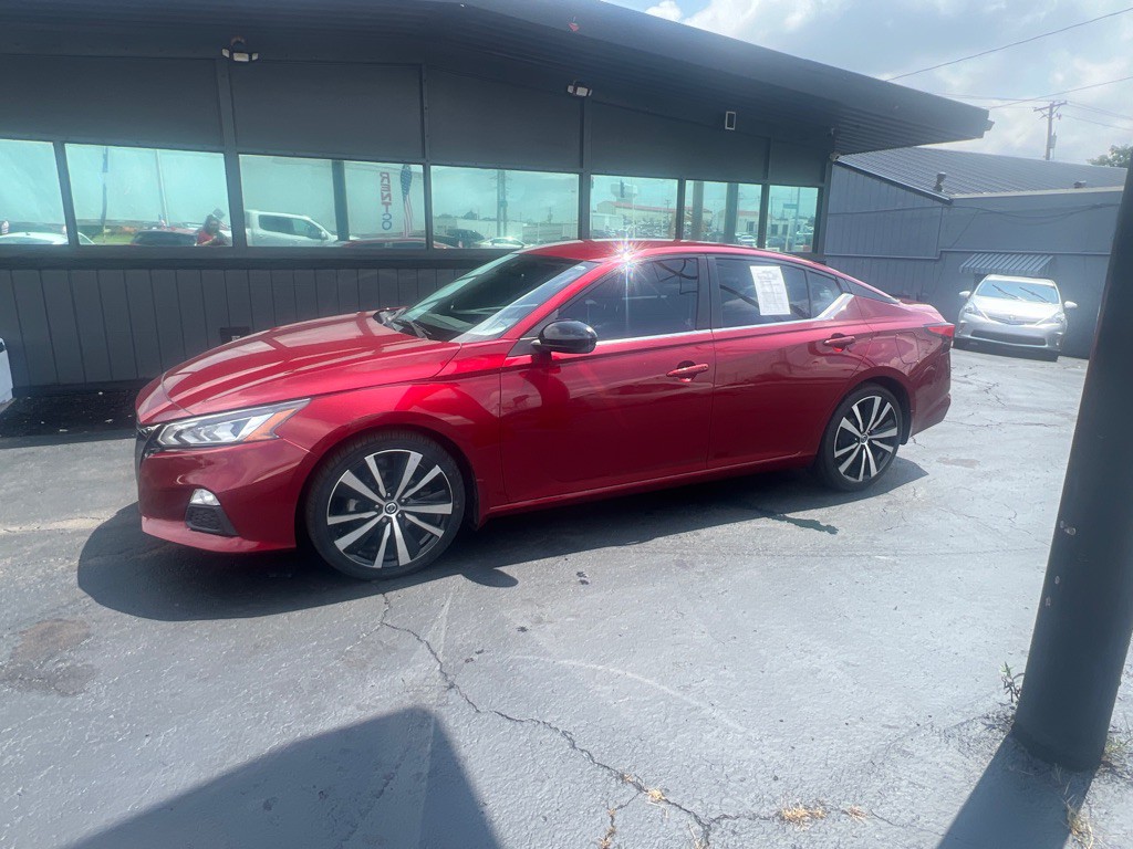 2021 Nissan Altima Image 8