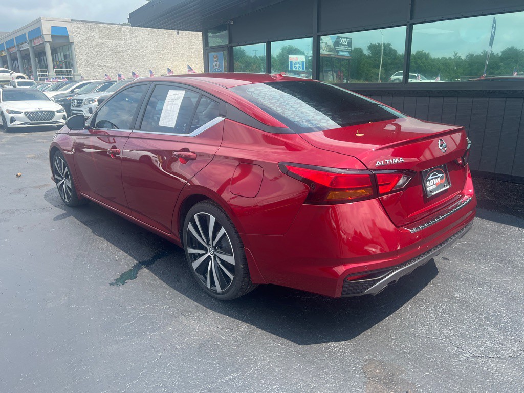 2021 Nissan Altima Image 11