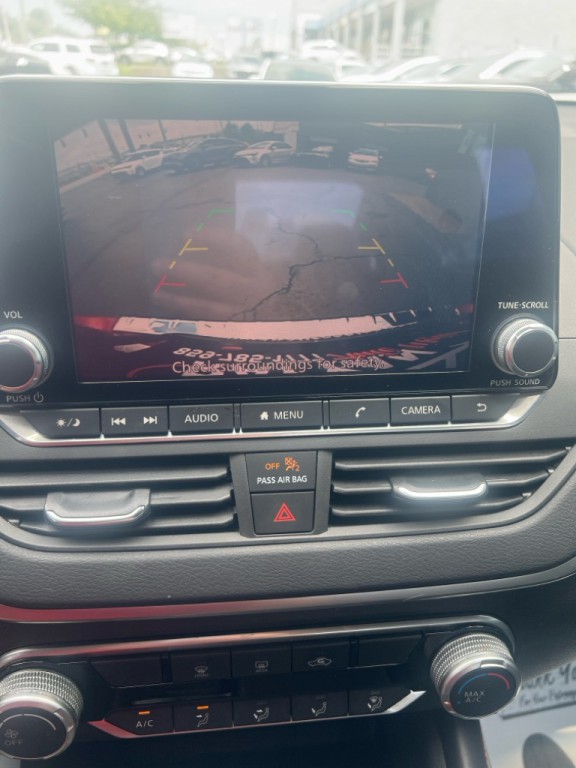 2021 Nissan Altima Image 30