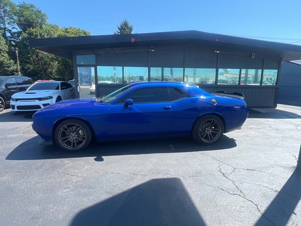 2021 Dodge Challenger Image 8