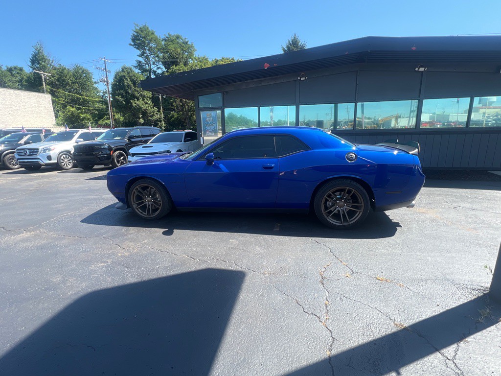 2021 Dodge Challenger Image 9