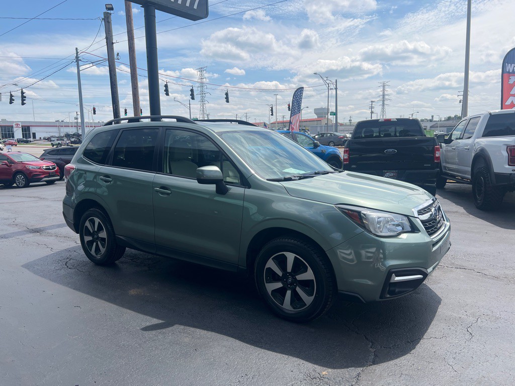 2018 Subaru Forester Image 1