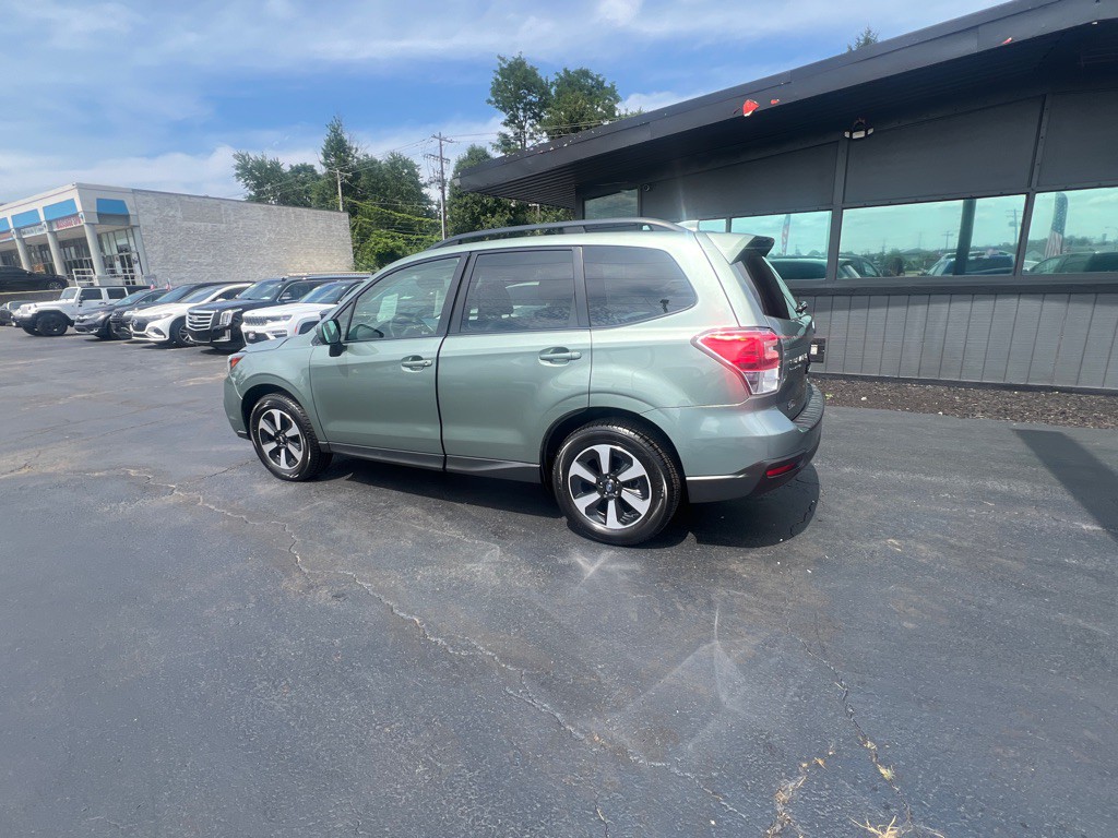 2018 Subaru Forester Image 10
