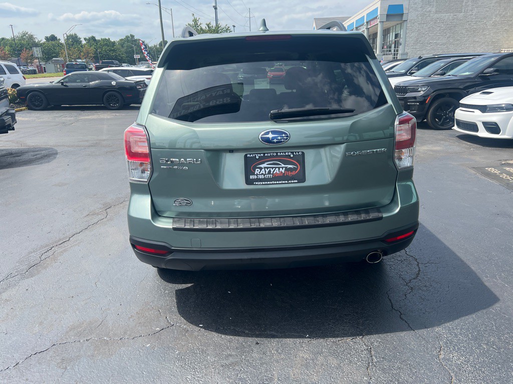 2018 Subaru Forester Image 13