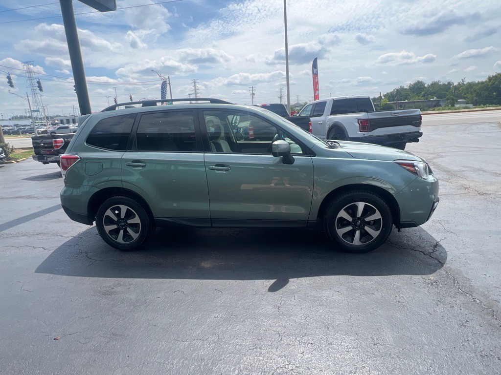 2018 Subaru Forester Image 18