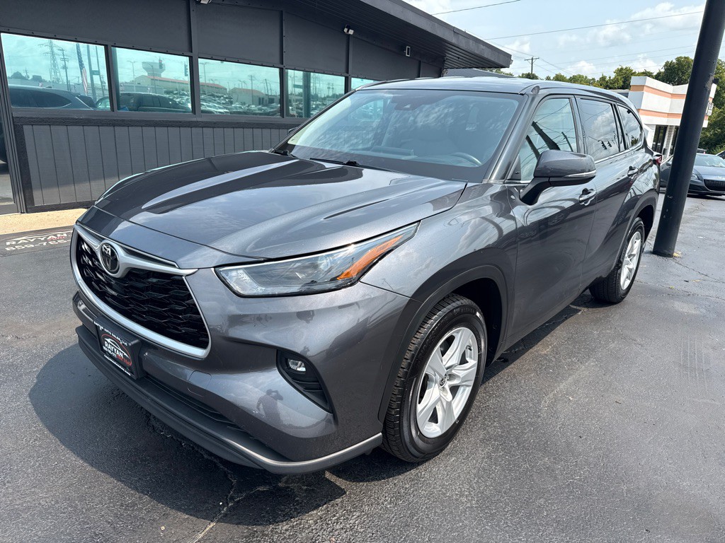 2022 Toyota Highlander Image 1