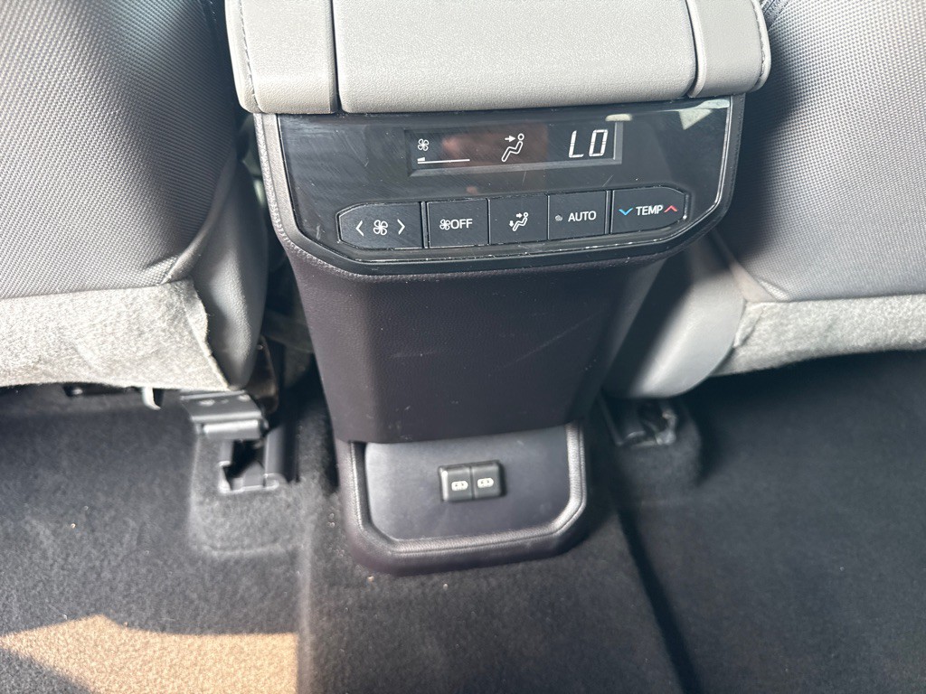 2022 Toyota Highlander Image 16