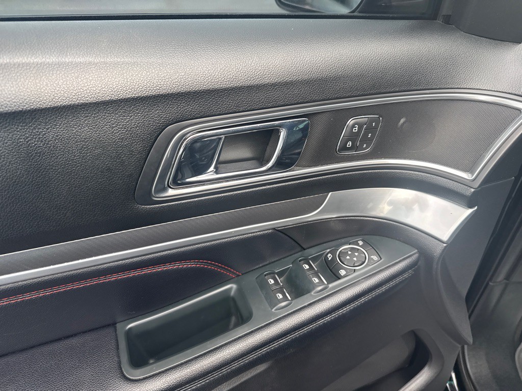 2018 Ford Explorer Image 11