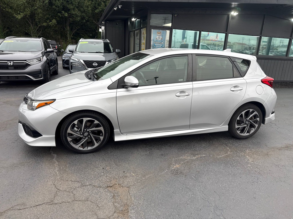 2016 Toyota Corolla Image 2