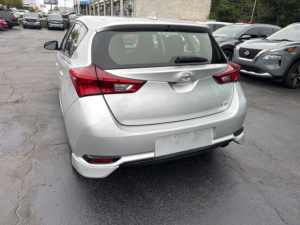 2016 Toyota Corolla Image 5