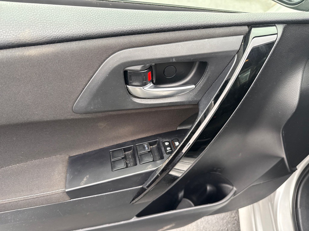 2016 Toyota Corolla Image 13
