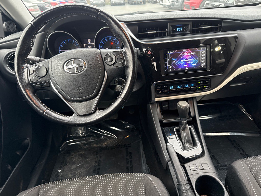 2016 Toyota Corolla Image 16