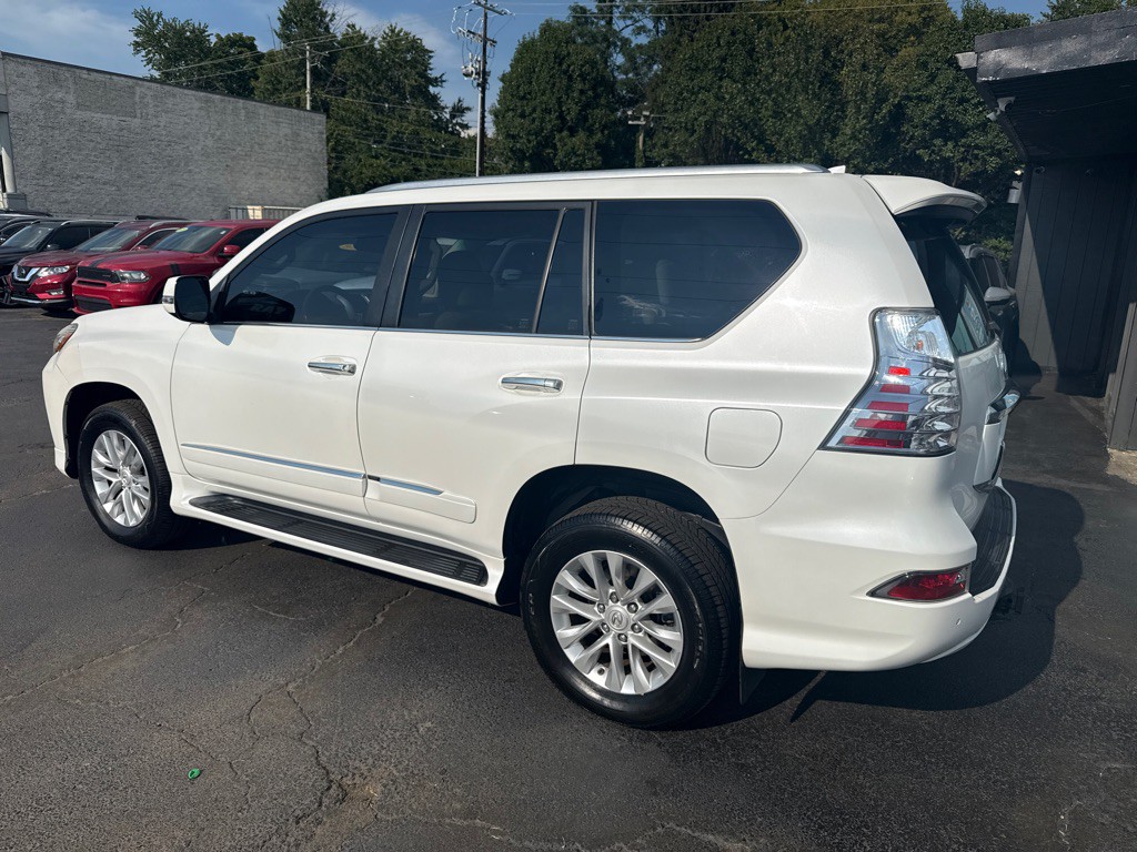 2016 Lexus GX Image 4