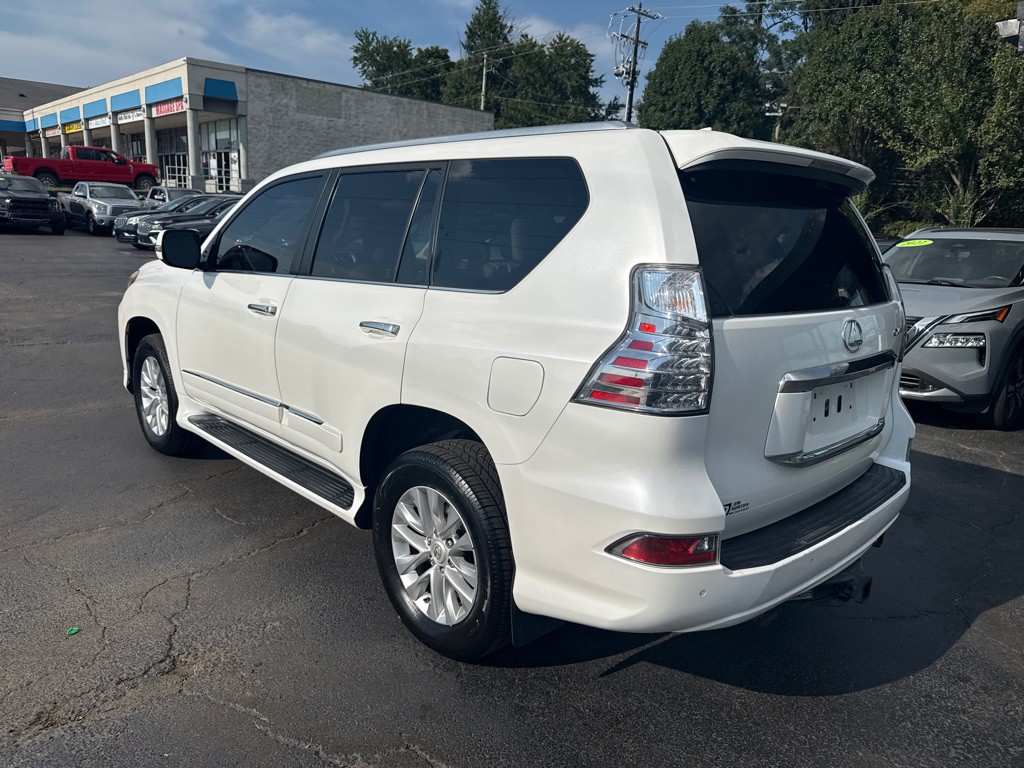 2016 Lexus GX Image 5