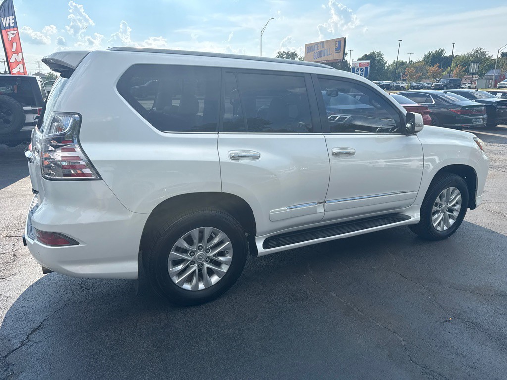 2016 Lexus GX Image 7