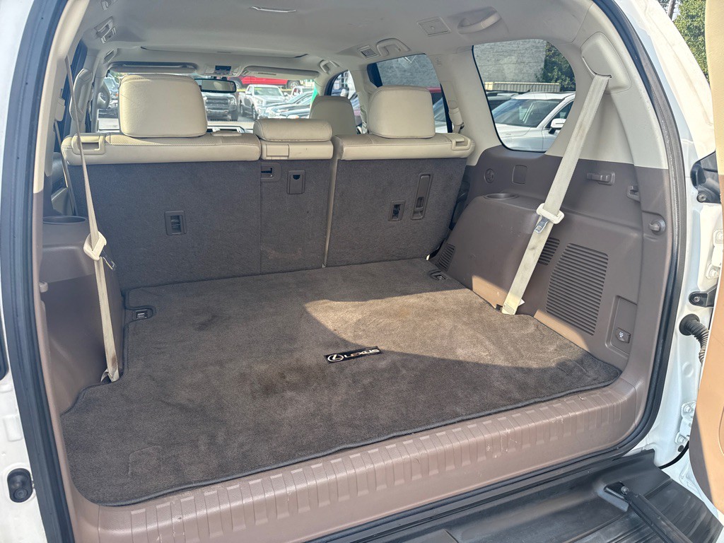 2016 Lexus GX Image 18