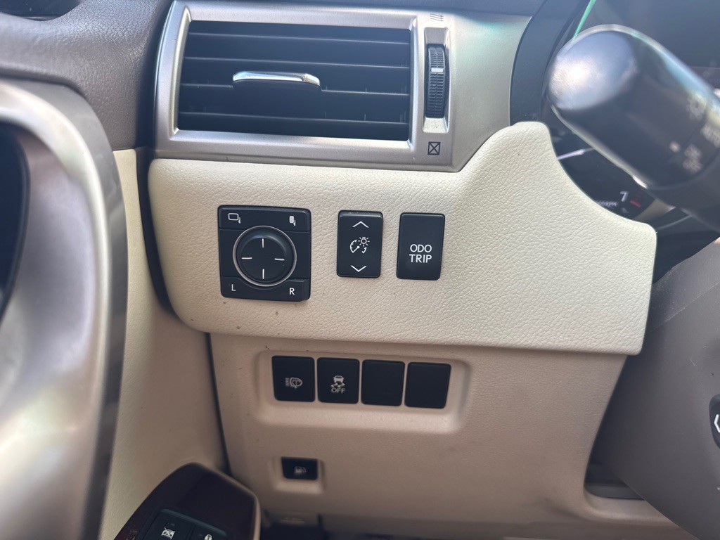 2016 Lexus GX Image 25