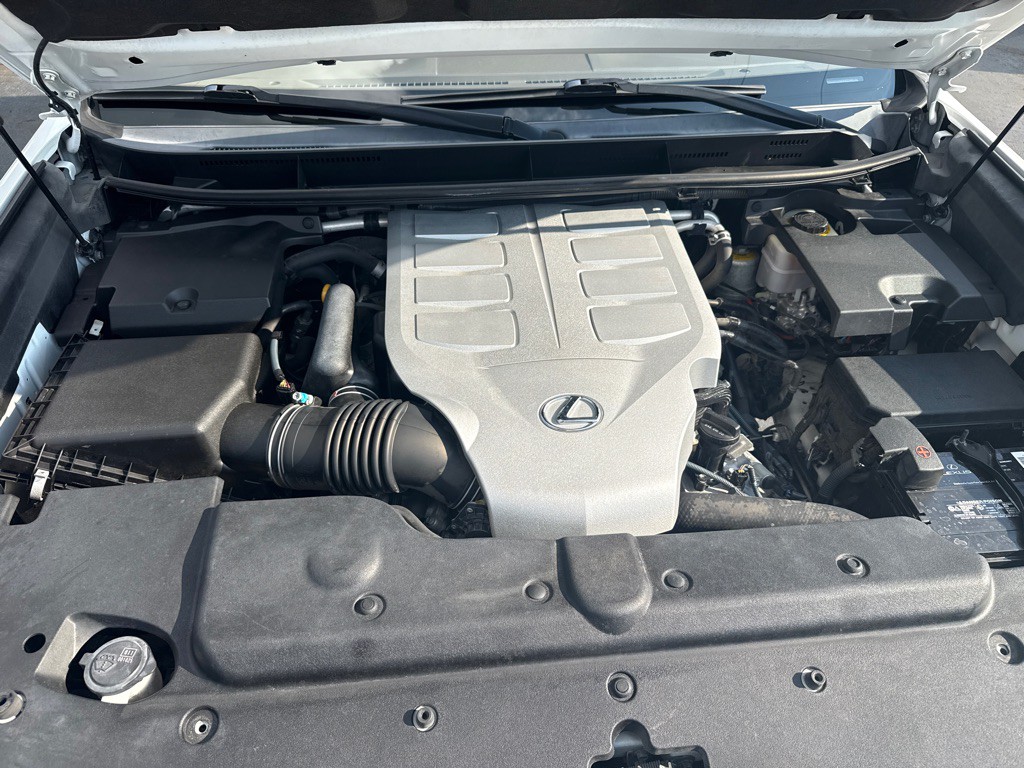 2016 Lexus GX Image 26