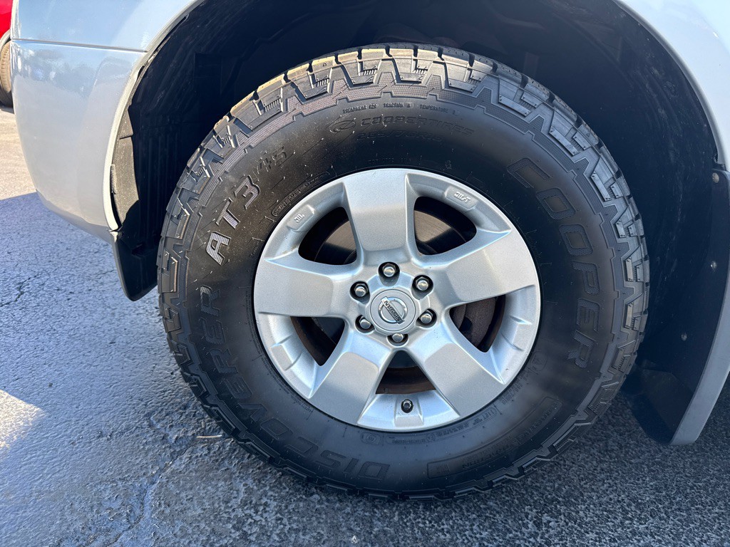 2012 Nissan Frontier Image 11