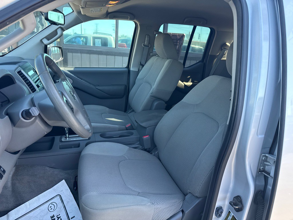 2012 Nissan Frontier Image 12