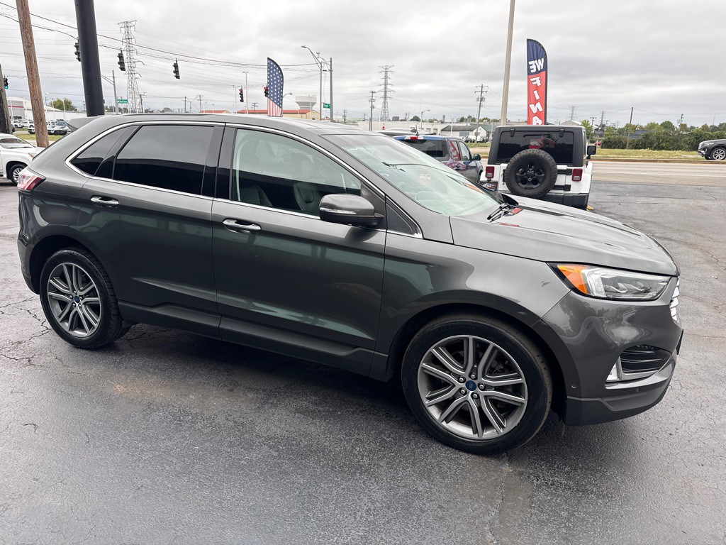 2019 Ford Edge Image 9
