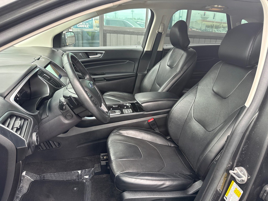 2019 Ford Edge Image 12