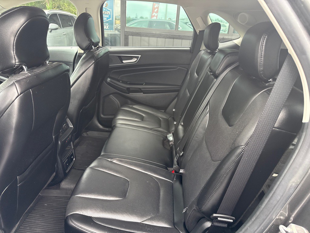 2019 Ford Edge Image 15