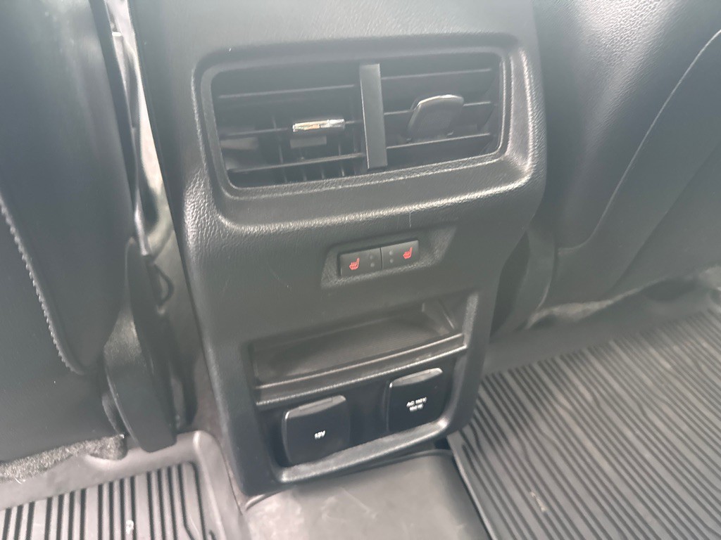 2019 Ford Edge Image 16