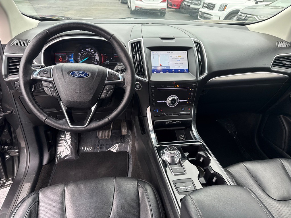 2019 Ford Edge Image 17