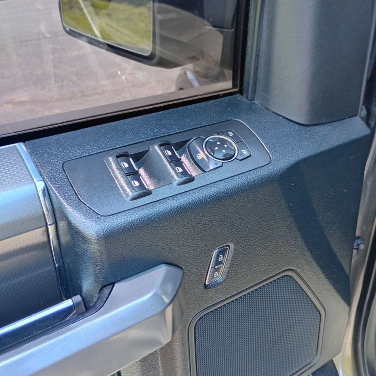 2017 Ford F-150 Image 12
