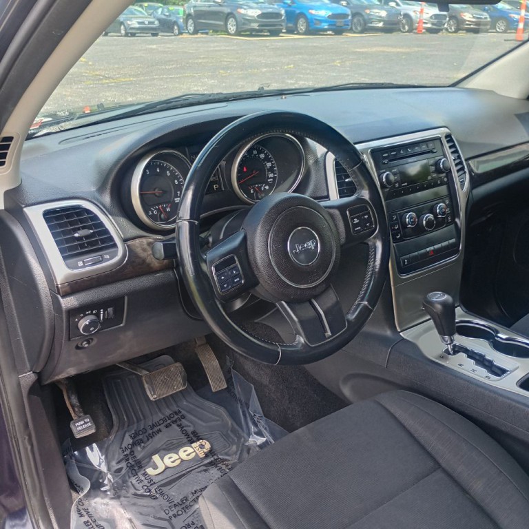 2011 Jeep Grand Cherokee Image 9