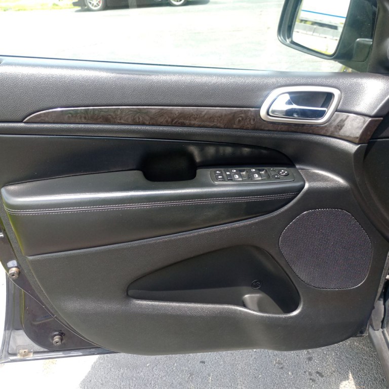 2011 Jeep Grand Cherokee Image 11