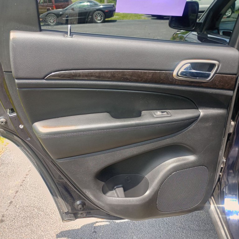 2011 Jeep Grand Cherokee Image 15