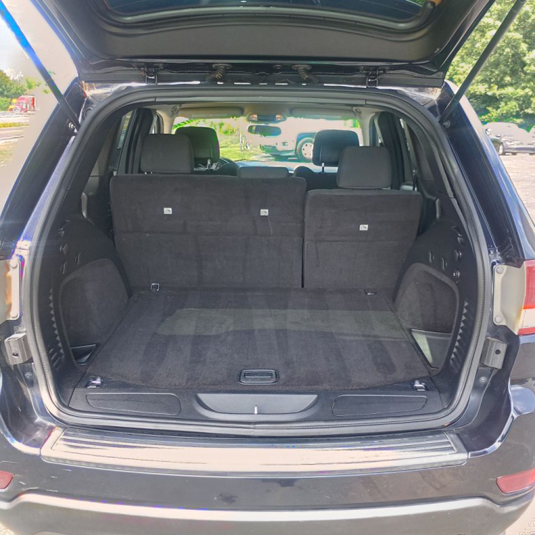 2011 Jeep Grand Cherokee Image 17