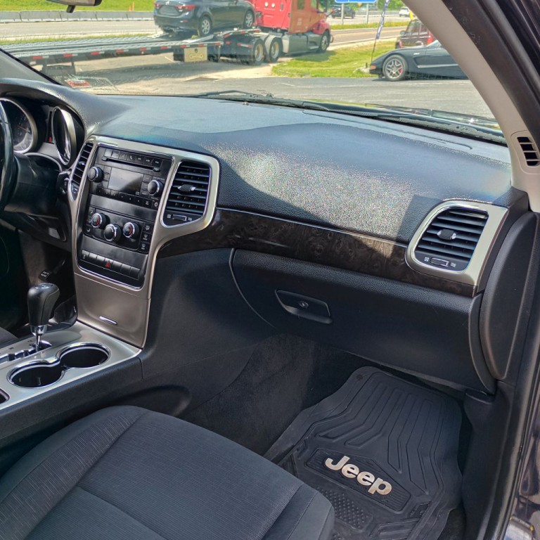 2011 Jeep Grand Cherokee Image 20
