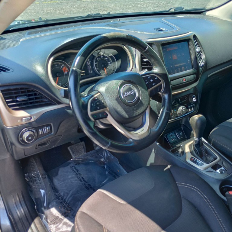 2016 Jeep Cherokee Image 9