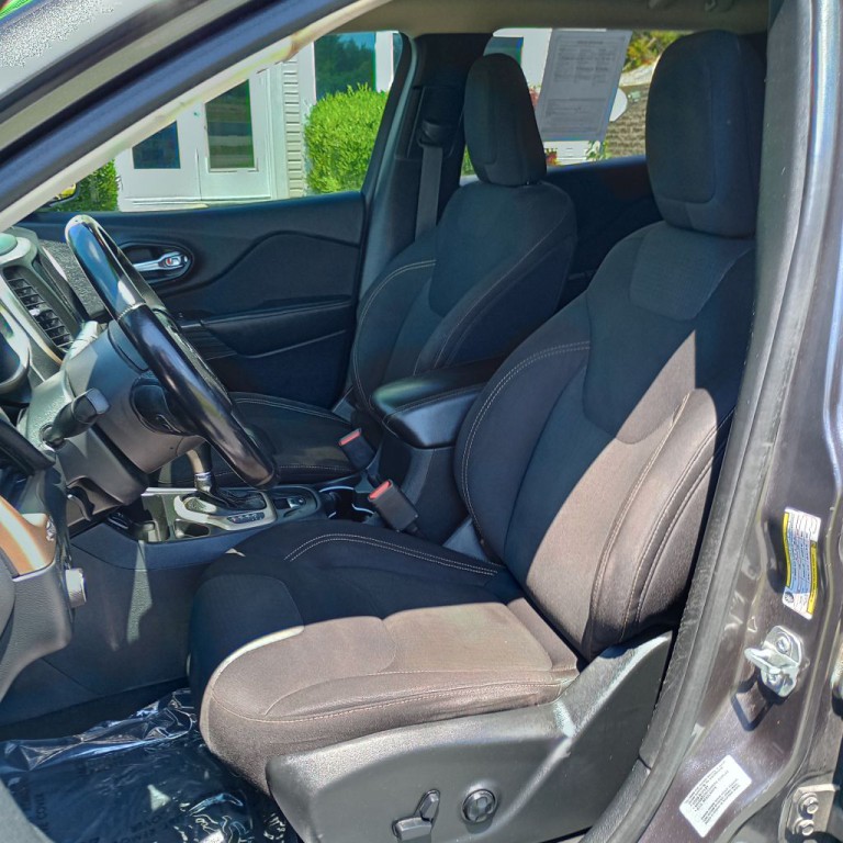 2016 Jeep Cherokee Image 14