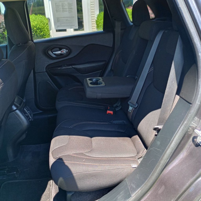 2016 Jeep Cherokee Image 16