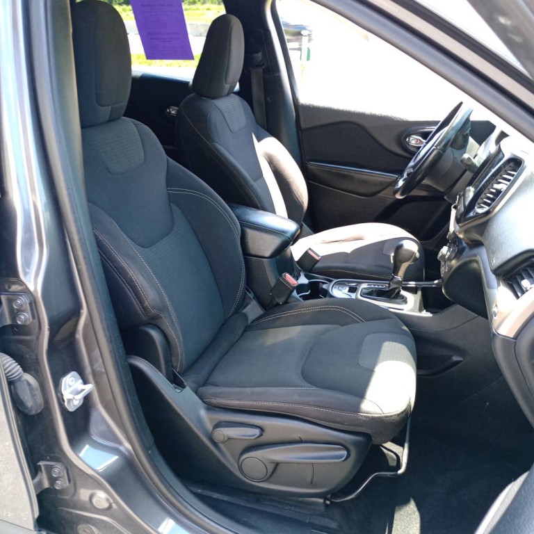 2016 Jeep Cherokee Image 22