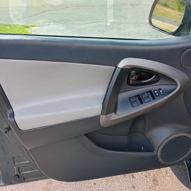 2012 Toyota Rav4 Image 11
