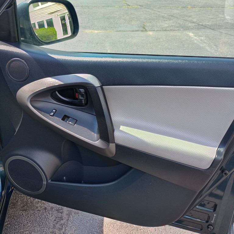 2012 Toyota Rav4 Image 23