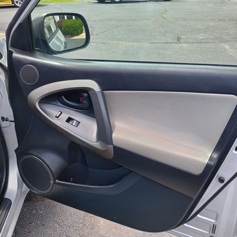 2010 Toyota Rav4 Image 21