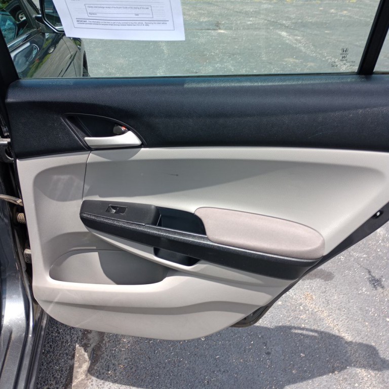 2012 Honda Accord Image 17
