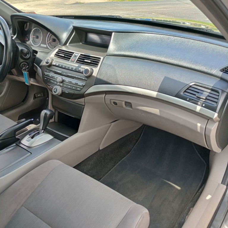 2012 Honda Accord Image 19