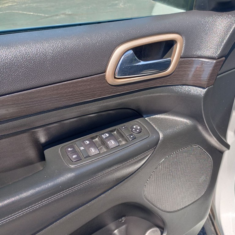 2015 Jeep Grand Cherokee Image 12