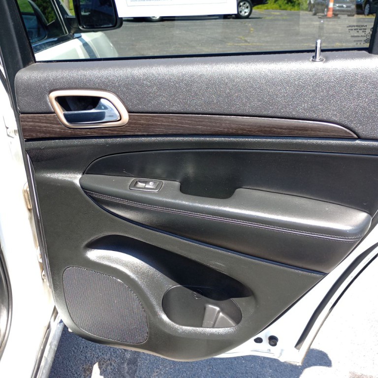 2015 Jeep Grand Cherokee Image 18