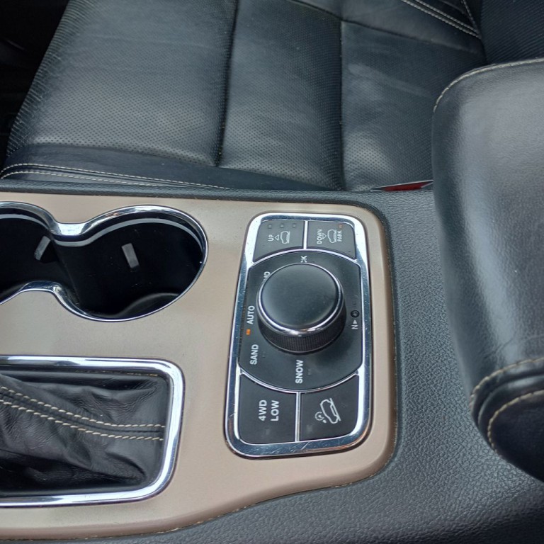 2017 Jeep Grand Cherokee Image 14