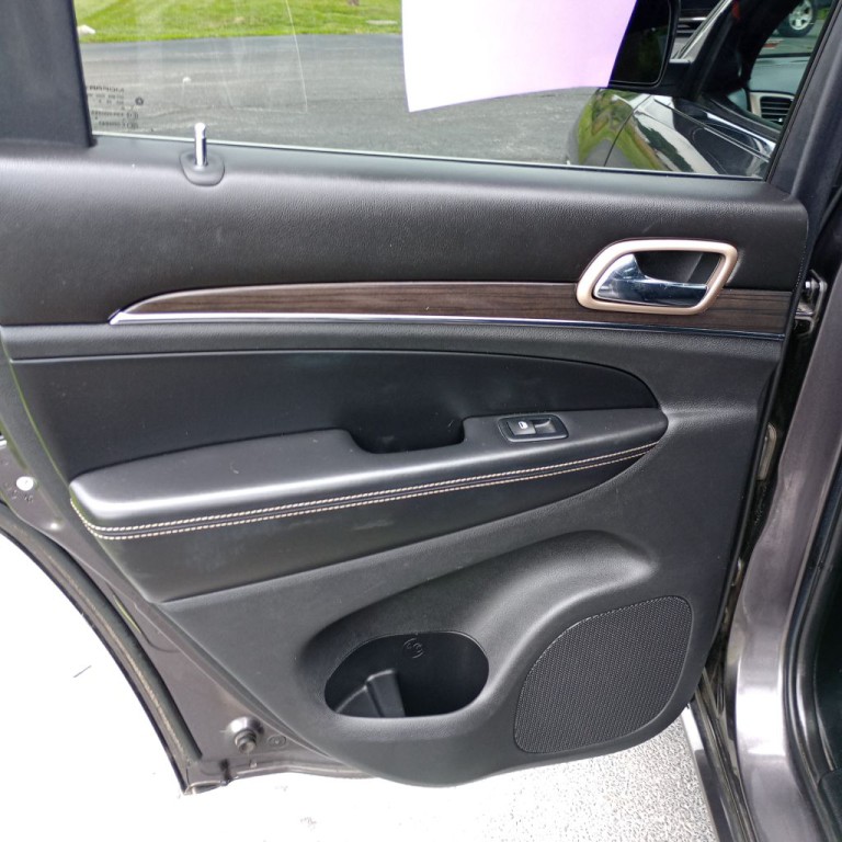 2017 Jeep Grand Cherokee Image 17