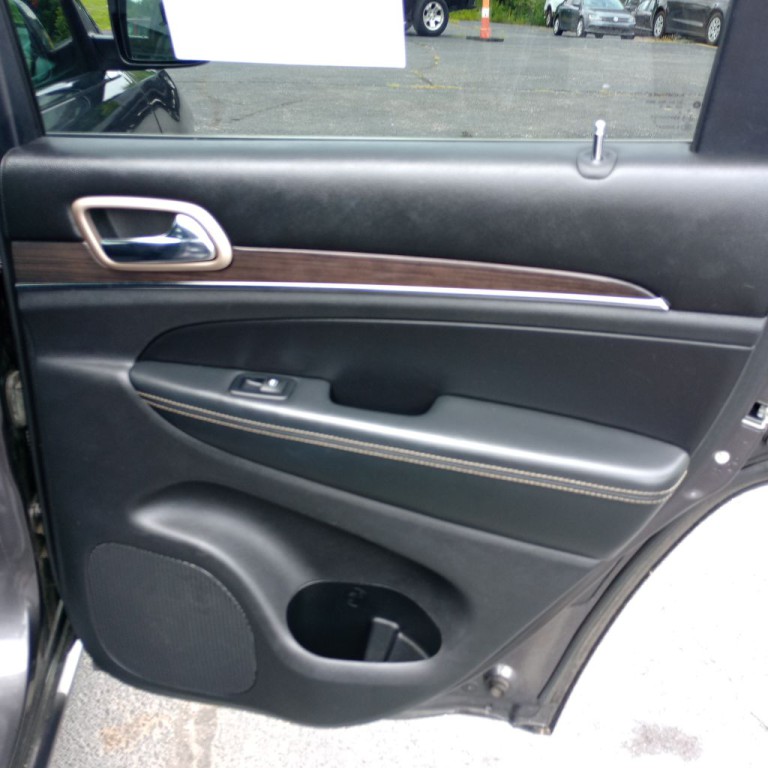 2017 Jeep Grand Cherokee Image 20